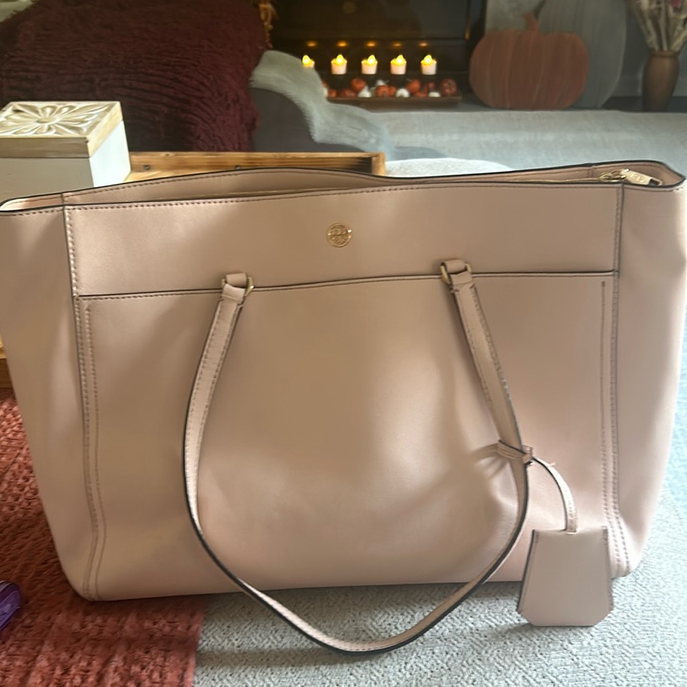 Tory Burch bag. Pink.
